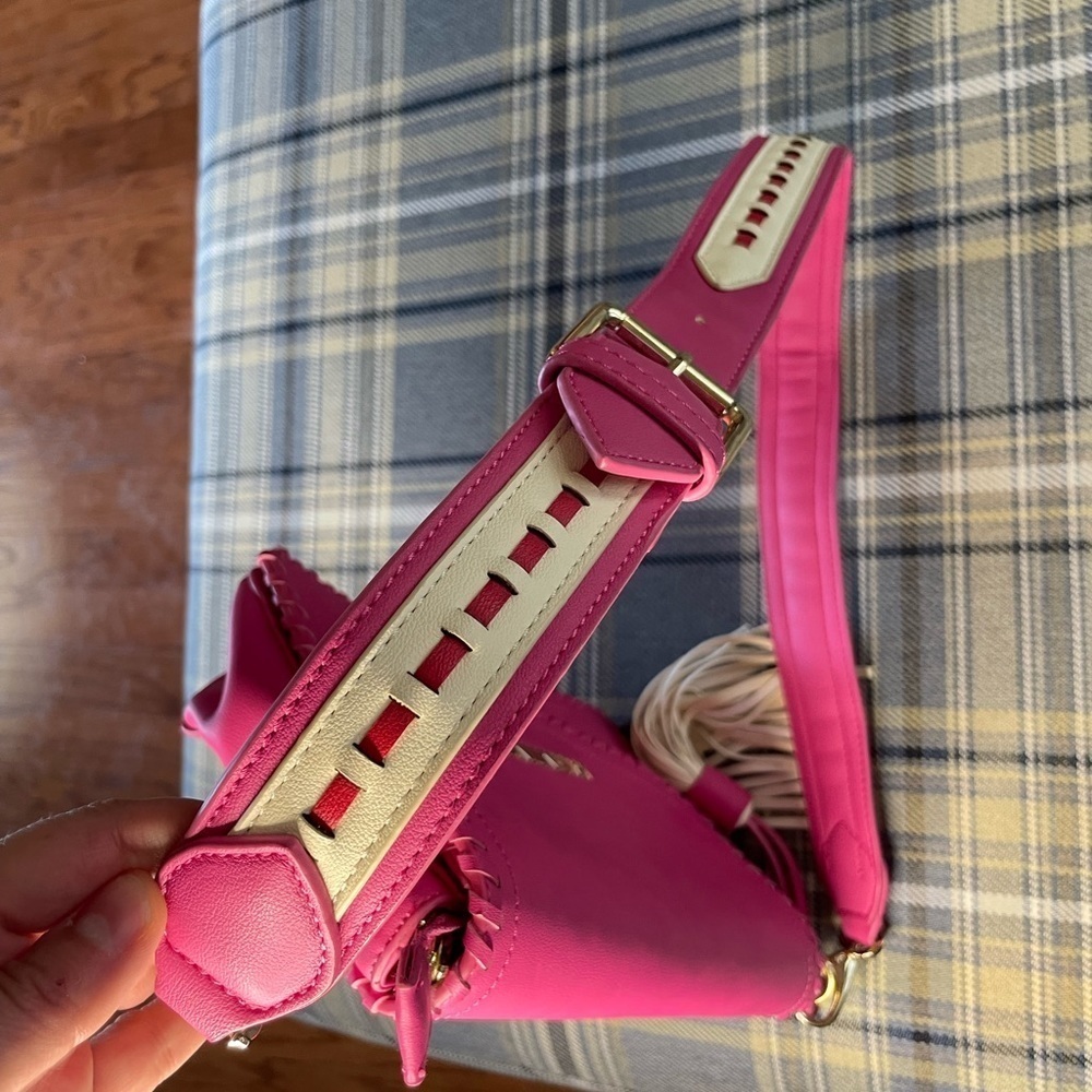 Mario Valentino Hot Pink Purse with cream tassel perfect for Barbie trend - Picture 12 of 12